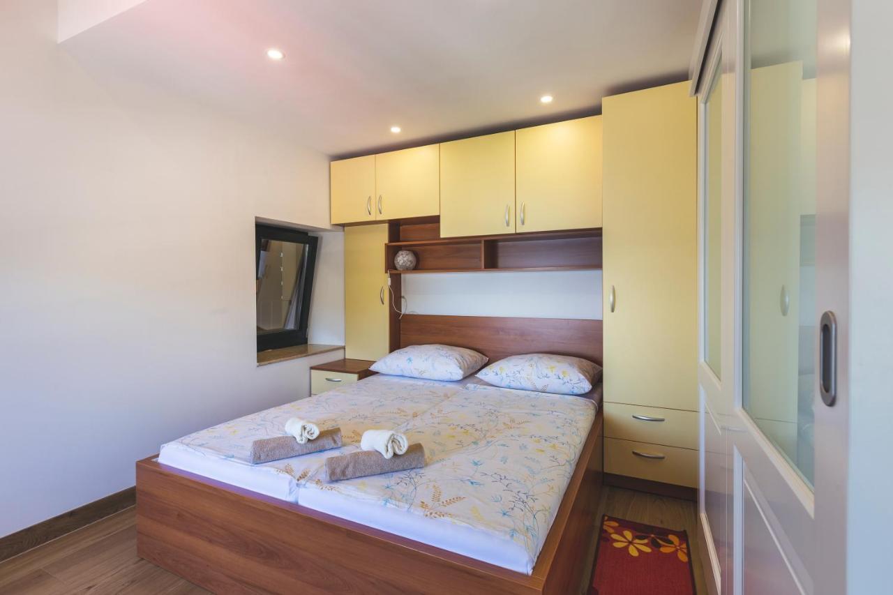 Vinea Apartmani Umag, Ulica G Garibaldia 2 Luaran gambar