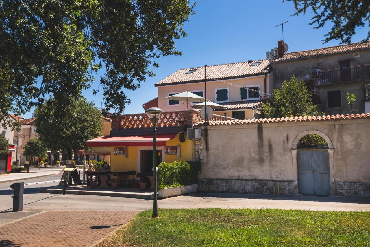 Vinea Apartmani Umag, Ulica G Garibaldia 2 Luaran gambar